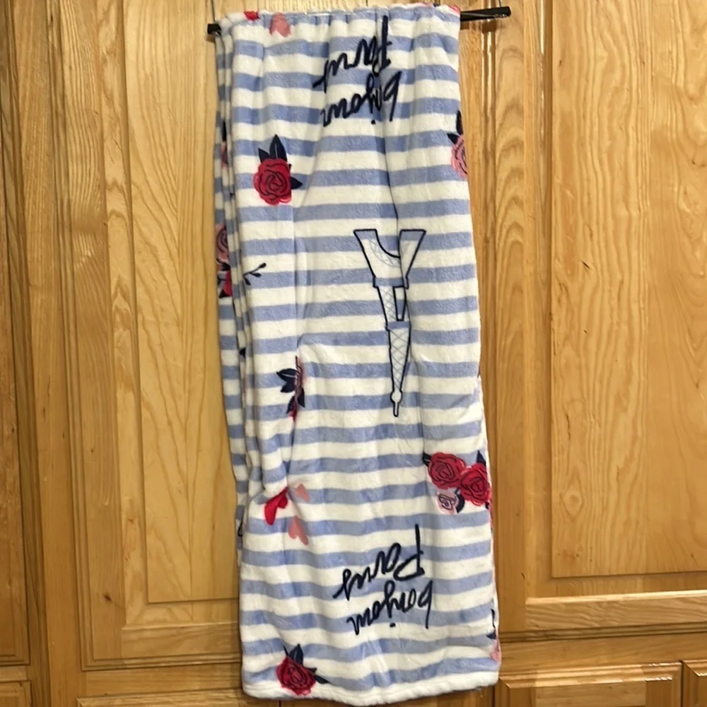 Netflix Emily In Paris Blanket